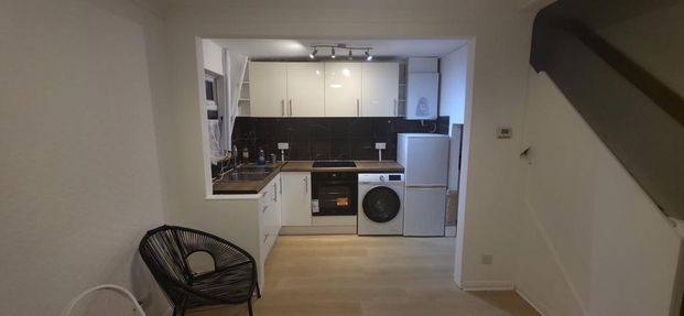 2 bedroom flat to rent - Photo 1