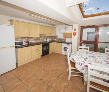 Room 3, 185 Dunluce Avenue, Belfast, BT9 7AX - Photo 2