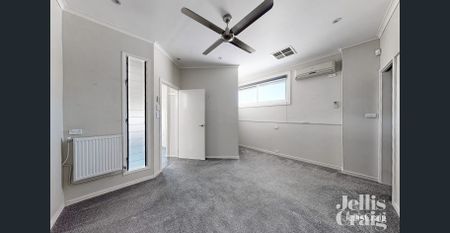 Elegance meets Location - Photo 3