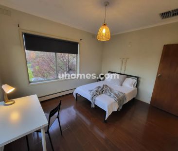 Room 1 #190 - Photo 4