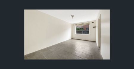 Two bedroom ground floor unit! - Photo 5