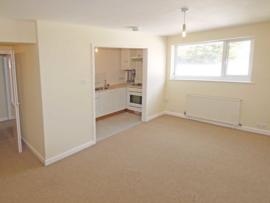 1 bedroom Upper Floor Flat flat to rent - Photo 1