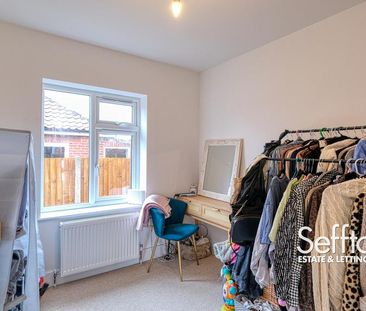 3 bedroom semi-detached bungalow to rent - Photo 6