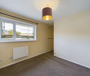 2 bedroom end of terrace house to rent - Photo 4