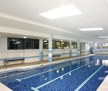 High level spacious 1 bedroom with good view - Photo 1