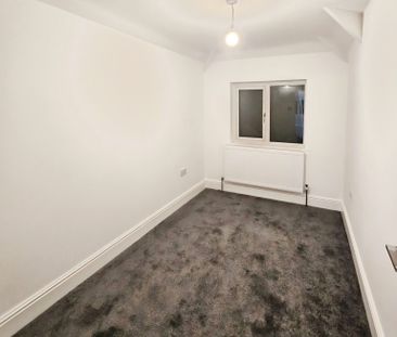***Available NOW – Refurbished Property*** 3 Bed House To Let In Bi... - Photo 4