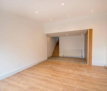 2 bedroom maisonette to rent - Photo 3