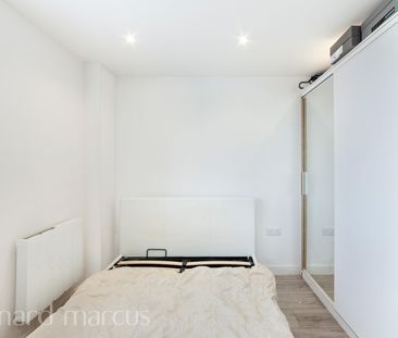 London Road, Sutton, Cheam - Photo 2