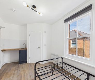 6 bedroom semi-detached house to rent - Photo 1