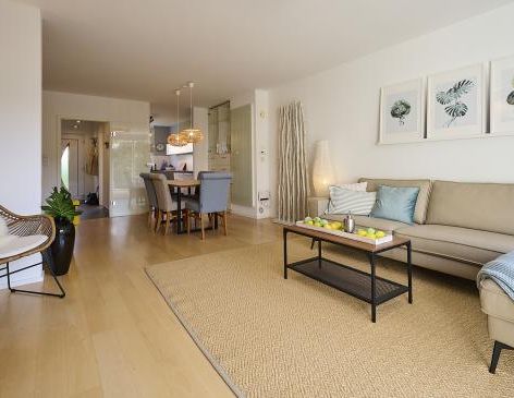 Neubau-Erstbezug Hochwertig ausgestattete Reihenhäuser in Wiesbaden-Erbenheim - Photo 1