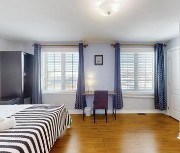 For Lease - 257 Cherokee Boulevard, Toronto, Ontario - Photo 2