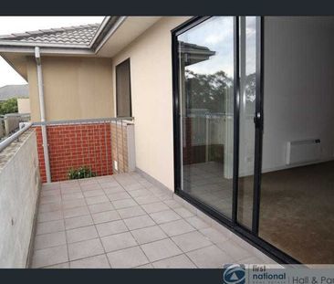 32 / 2 Greenfield Drive, Clayton - Photo 1