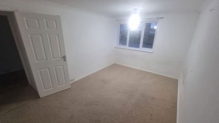 3 bedroom property to rent - Photo 3