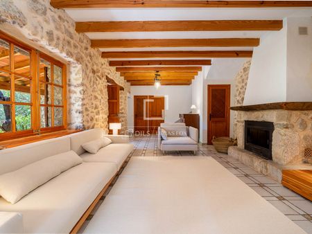 Charming rustic country house for short-term rental in Mancor de la Vall, with privacy and views of the Serra de Tramuntana - Photo 2