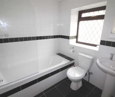 2 bedroom end of terrace house to rent - Photo 6