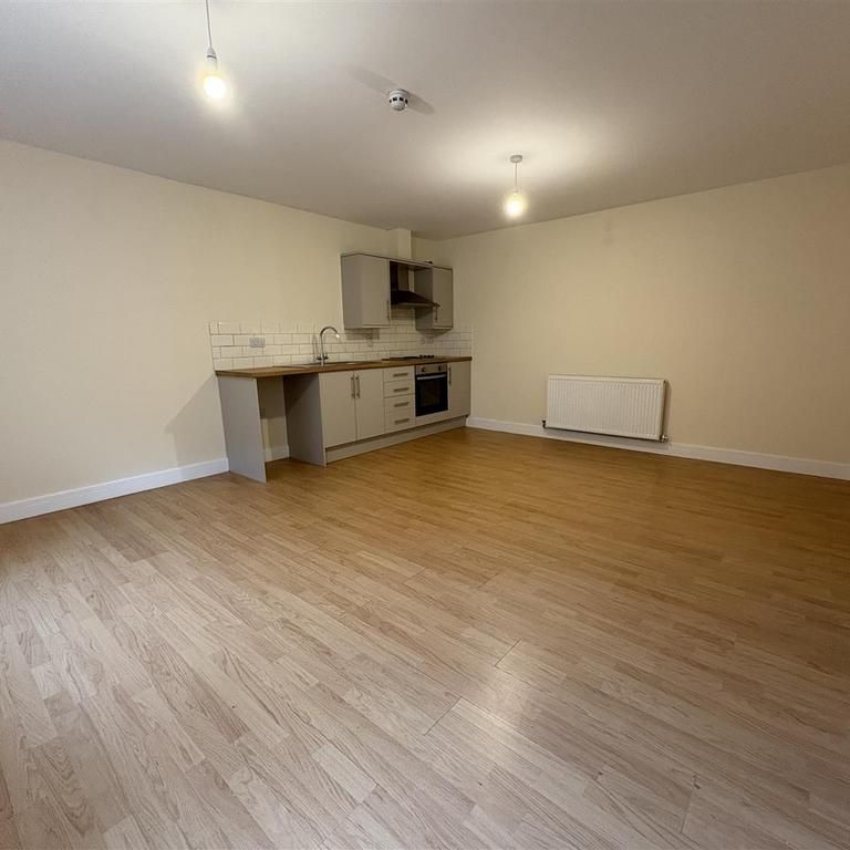 2 bedroom flat to rent - Photo 1