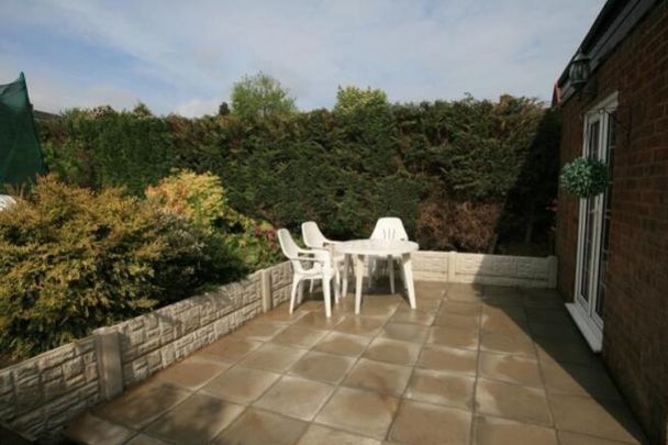 58 Snape Hill Crescent, S18 - Photo 1