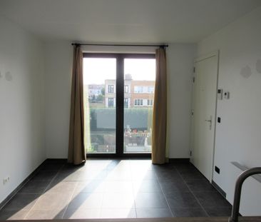 Energiezuinig appartement met 2 SLPK + terras + parking te MACHELEN - Photo 3