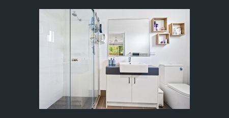 Spacious Family Living in Prime Coomera Location – Walk everywhere - Photo 4