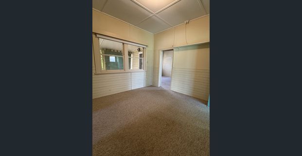 THREE BEDROOM COTTAGE STYLE HOME - Photo 1