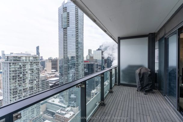 224 King Street W #3302 - Photo 1