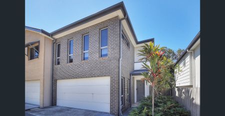 Modern 4-Bedroom Townhouse in Prime Eight Mile Plains Location - Photo 3