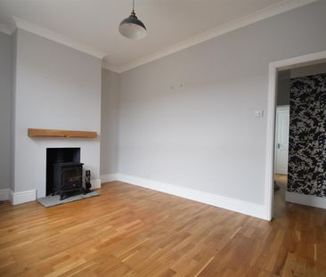 2 Bed House - Terraced - Photo 1