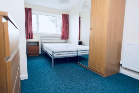 1 bedroom in a house share to rent - Photo 4