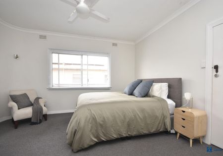 Neat & Tidy Home, Ready to Enjoy! - Photo 3