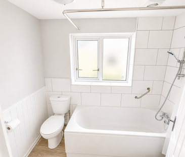 2 bedroom semi-detached bungalow to rent - Photo 6
