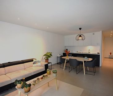 Lichtrijk 2-slpk gelijkvloers appartement aan stadspark - Foto 2