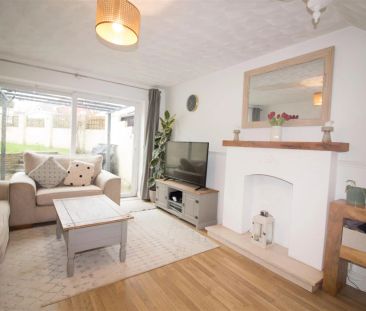 2 Bedroom House - Semi-Detached - Photo 2