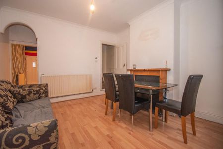 3 bedroom terraced house to rent - Photo 2