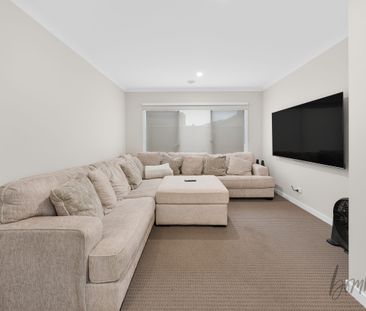 Modern 4 bedroom home - Photo 1