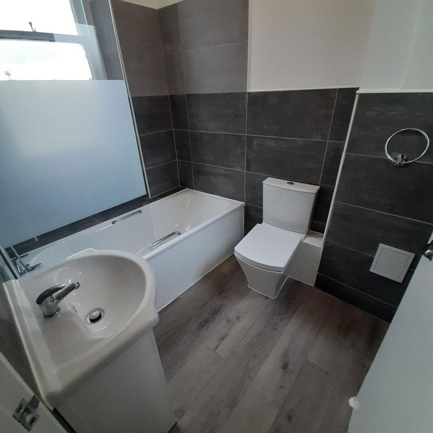 Studio Flat, Praed Street, W2 - Photo 1