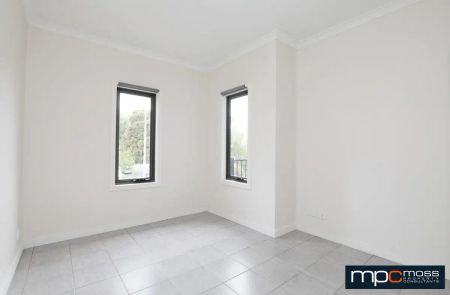 “Modern 2-Bedroom Apartment” - Photo 2