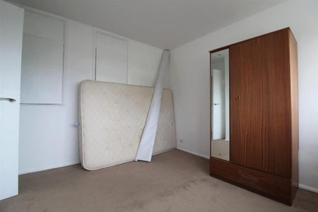 3 bedroom apartment to rent - Photo 4