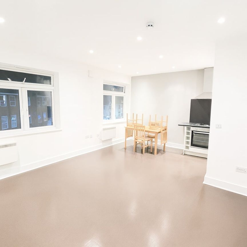 2 Bed Flat, Wembley Hill Road, HA9 - Photo 1