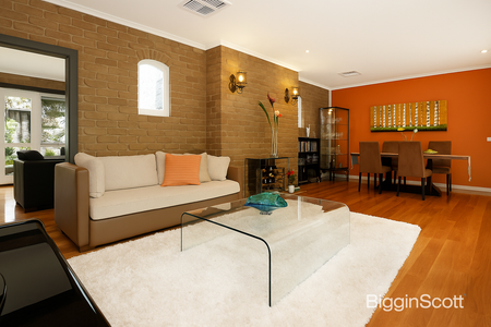 Modern Vermont South Living with Deck and Private Garden - Photo 3