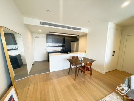 FULLY FURNISHED LUXURY ONE BEDROOM APARTMENT IN WEST END - Photo 5