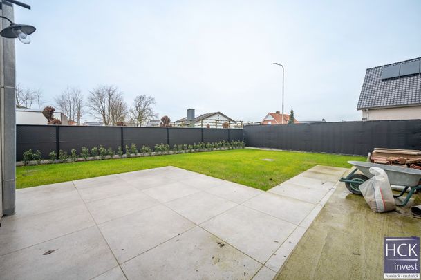 WAREGEM - Totaal gerenoveerde woning met 3 SLPK in residentiële omgeving - Foto 1
