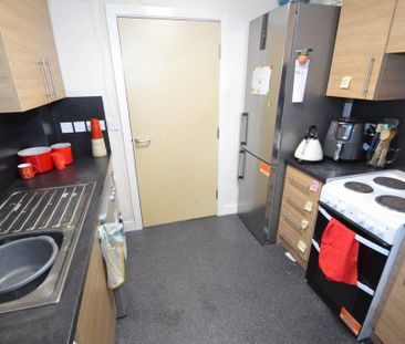 6 bedroom house to rent - Photo 4