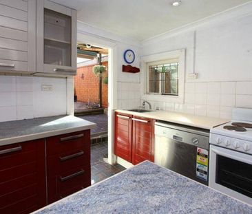 Character-filled semi, moments to Annandale village & Hinsby Park - Photo 6
