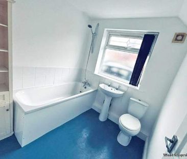 2 bedroom property to rent in Oldham - Photo 3