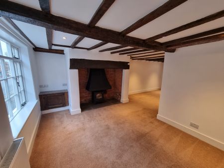 3 bed mid-terraced house to rent in High Street, Kenilworth, CV8 - Photo 2