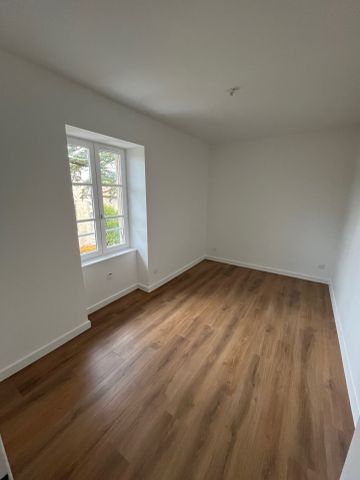 LIERGUES - PORTE DES PIERRES DOREES - Photo 2