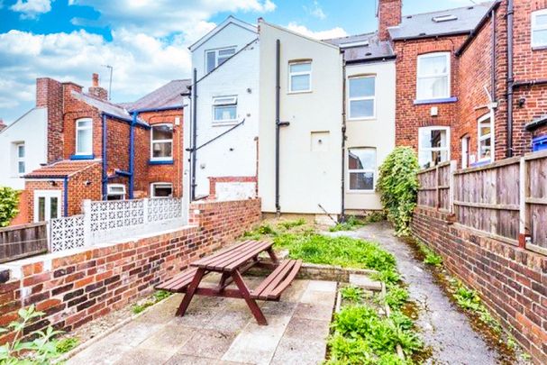 5 Bed Terraced House, Wayland Road, S11 - Photo 1