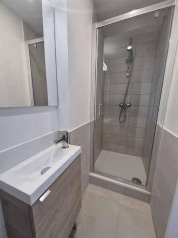 Location Appartement 1 pièce 14m² LAMBERSART 59130 - Photo 3