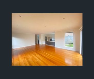 2/10 Braeside Avenue, Ringwood East, Vic 3135 - Photo 3
