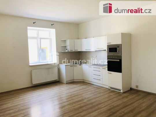 Pronájem bytu 2+kk 66 m², nám. Míru 20, Frenštát pod Radhoštěm - Photo 1